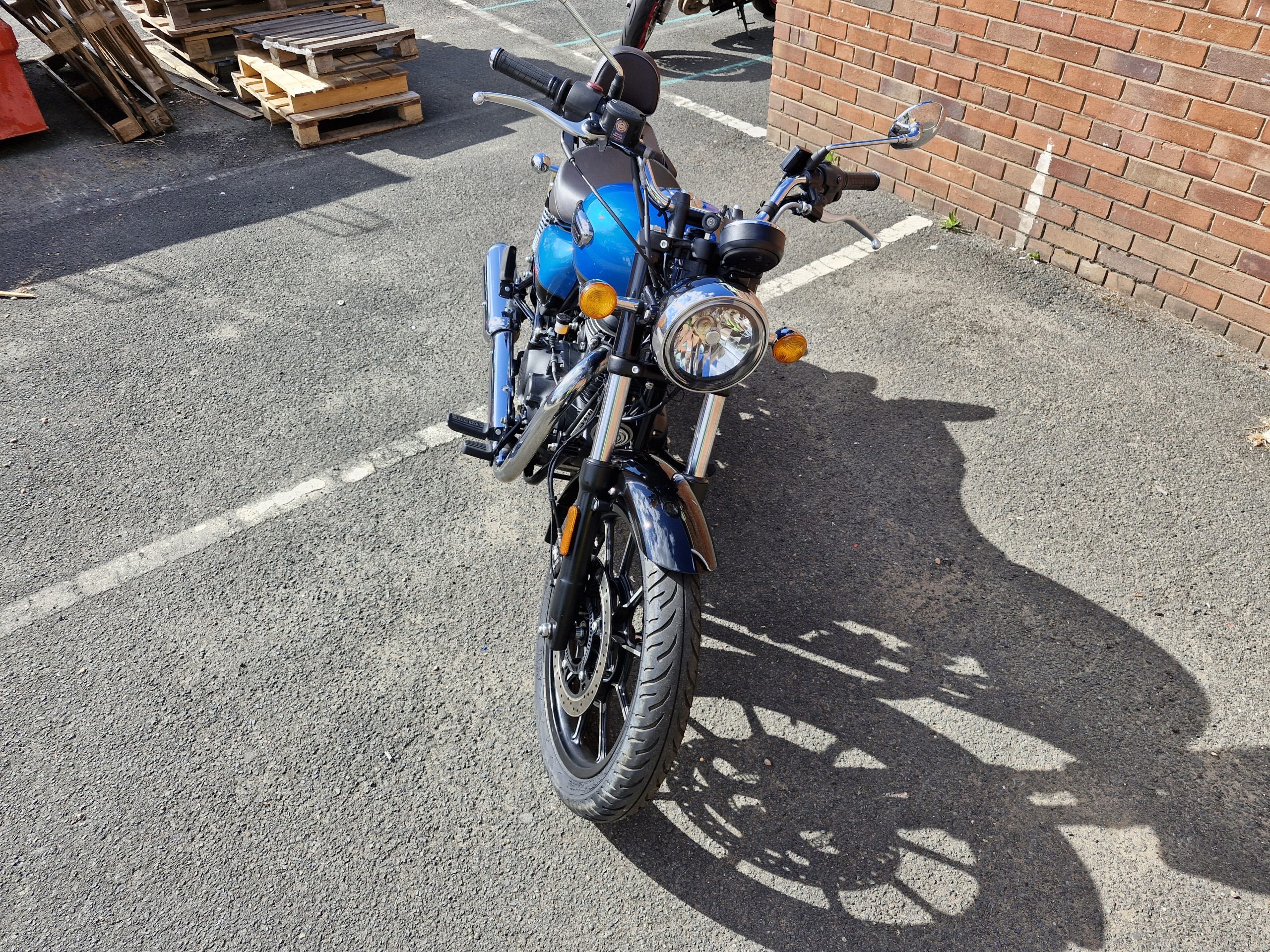 Royal Enfield Meteor (2024) - Image 6