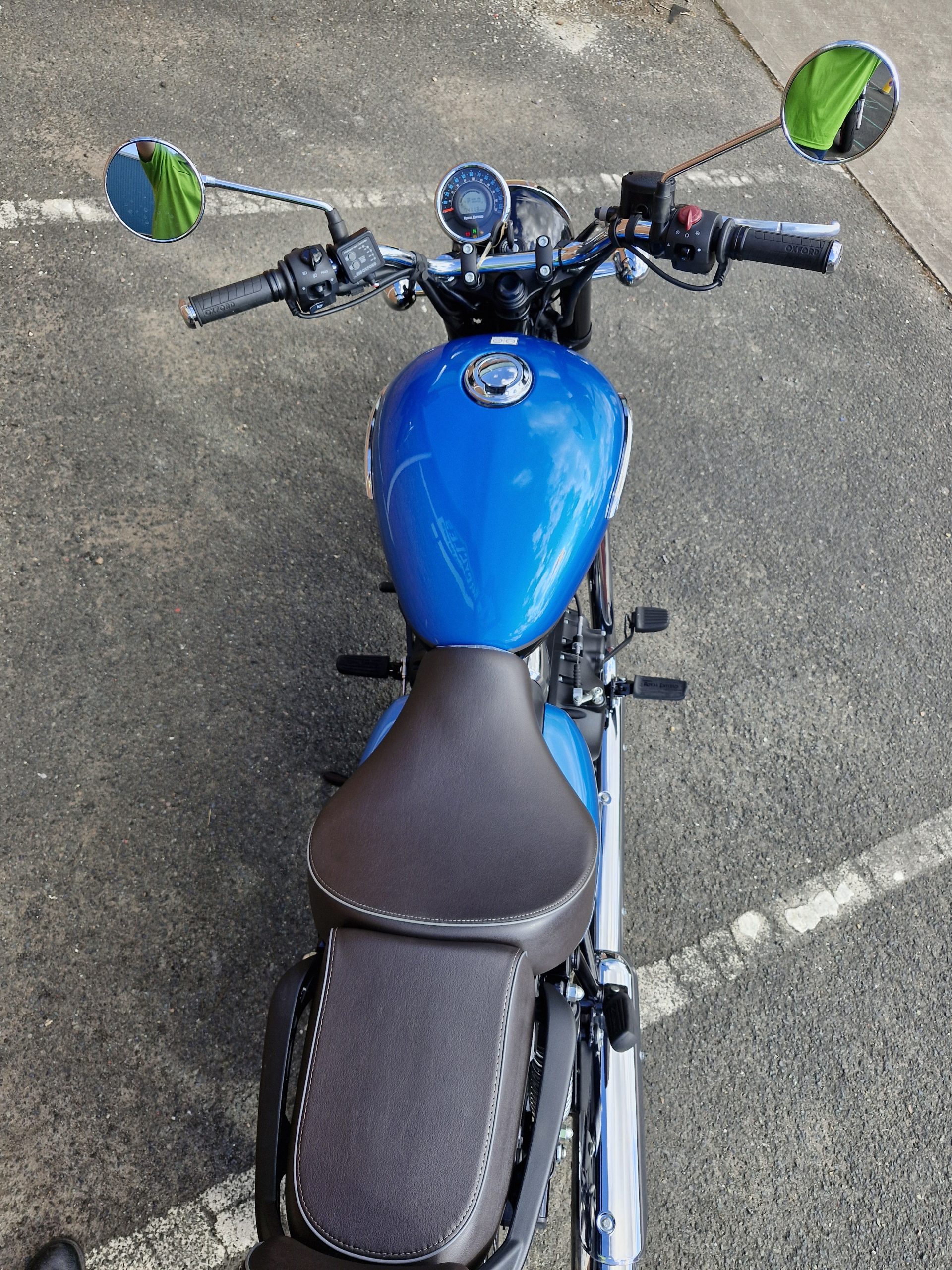 Royal Enfield Meteor (2024) - Image 9