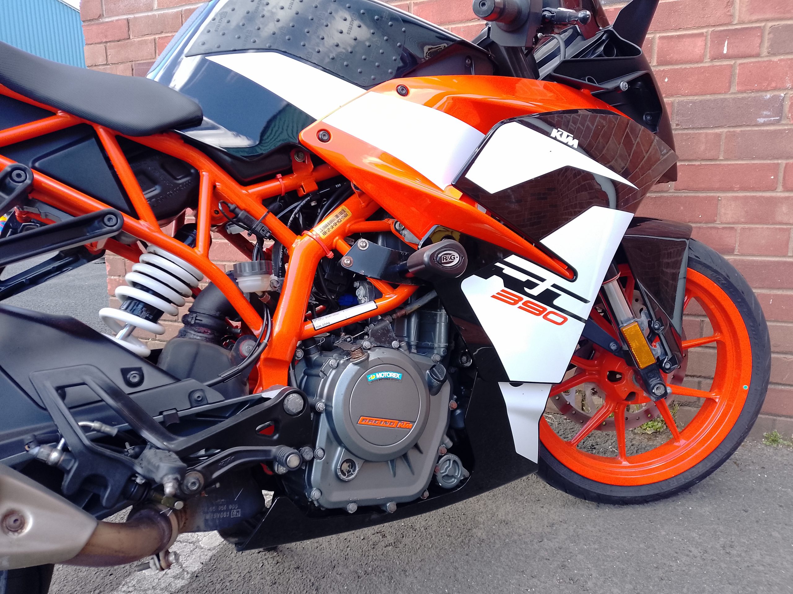KTM RC 390 (2018) - Image 16