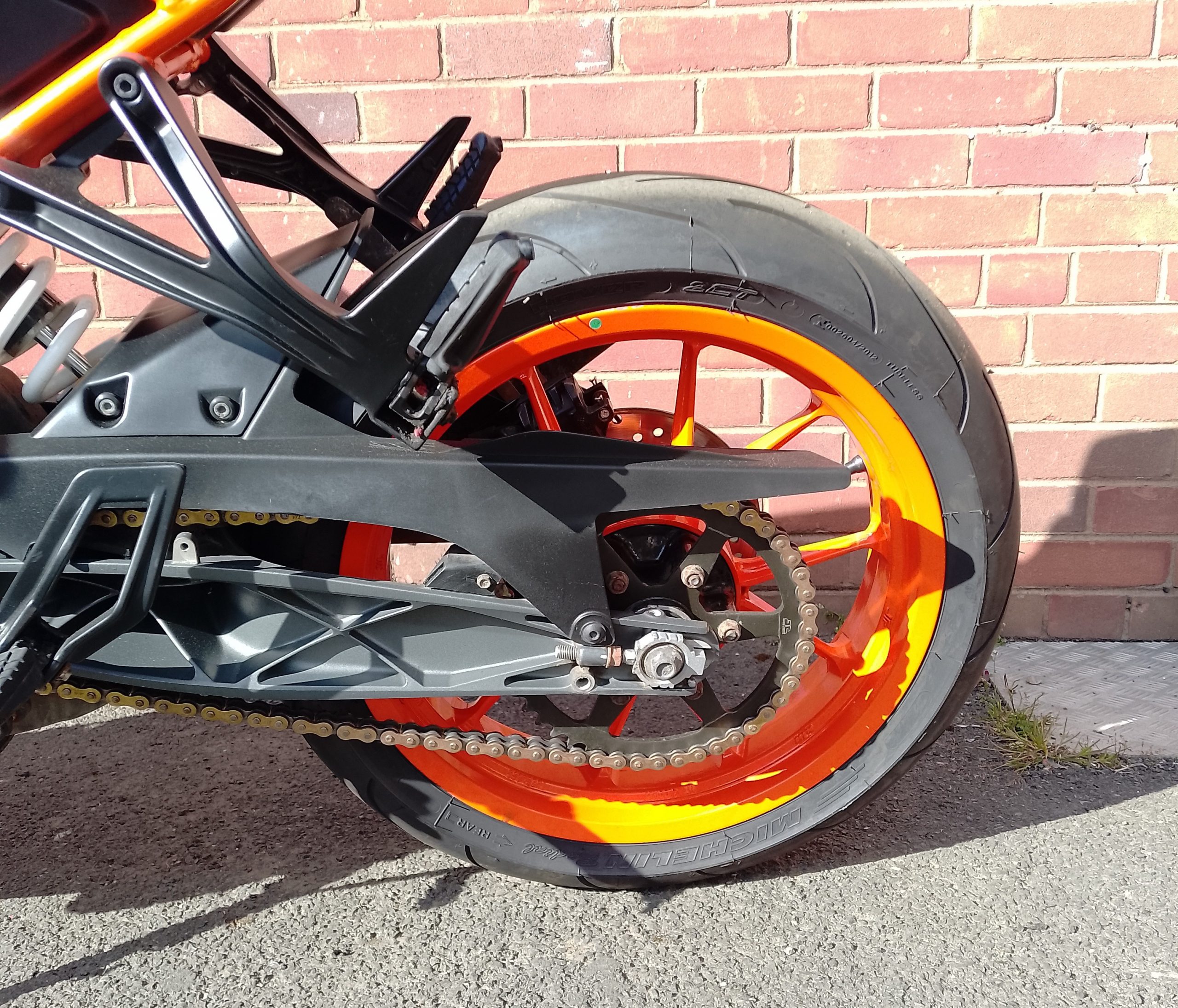 KTM RC 390 (2018) - Image 23