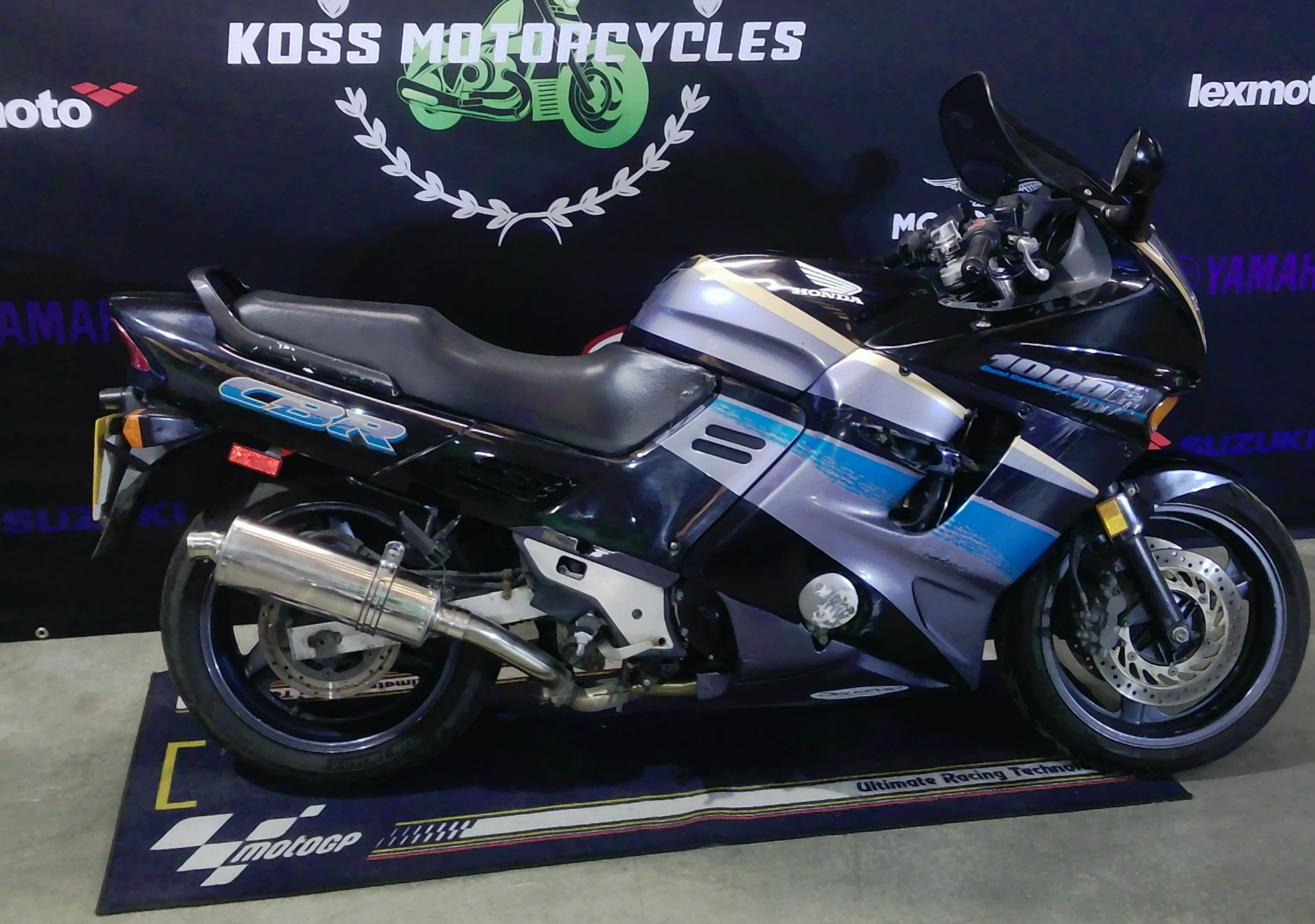 Honda CBR1000F (1993) - Image 14