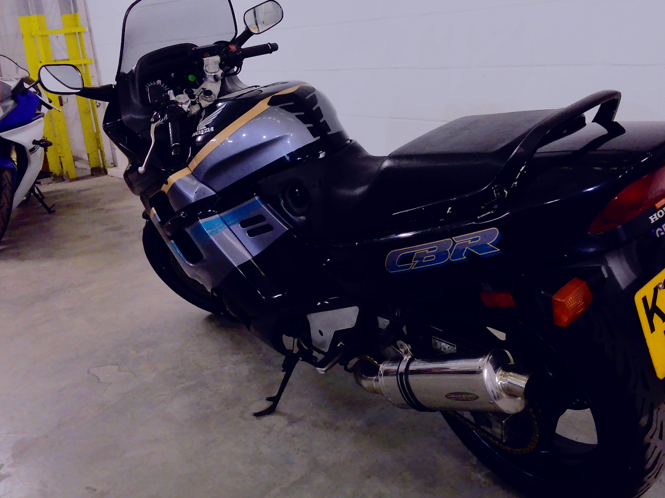 CBR1000F - Image 3