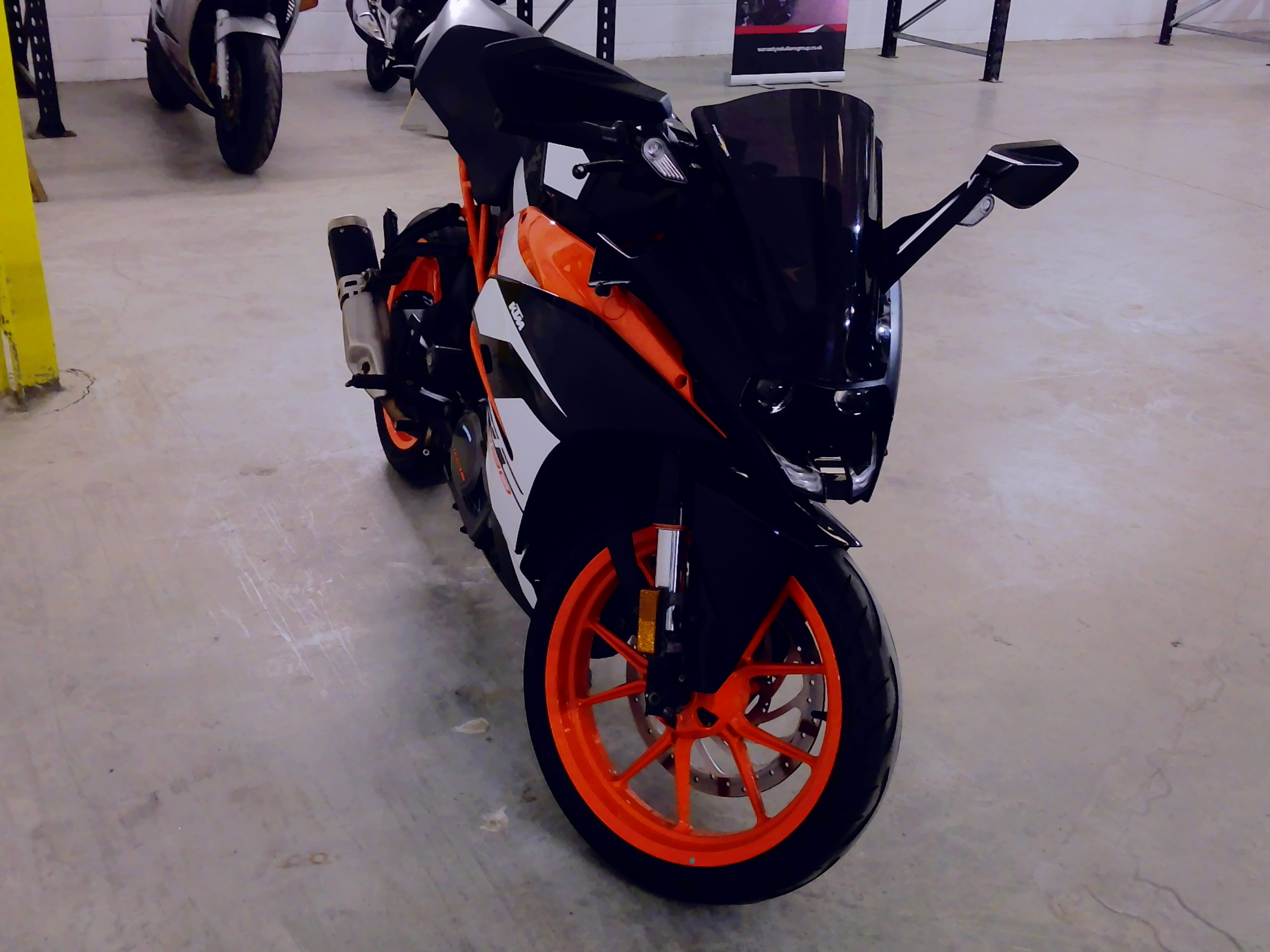 KTM RC 390 - Image 3