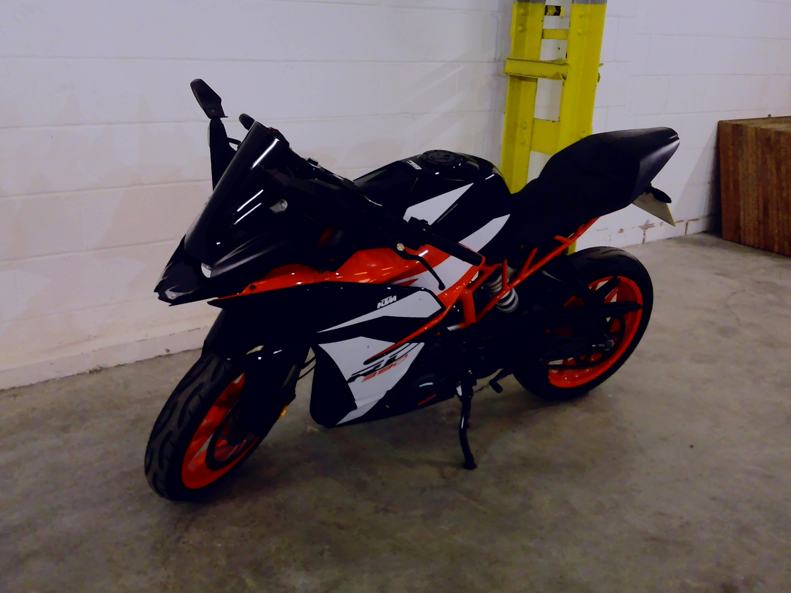 KTM RC 390 - Image 6